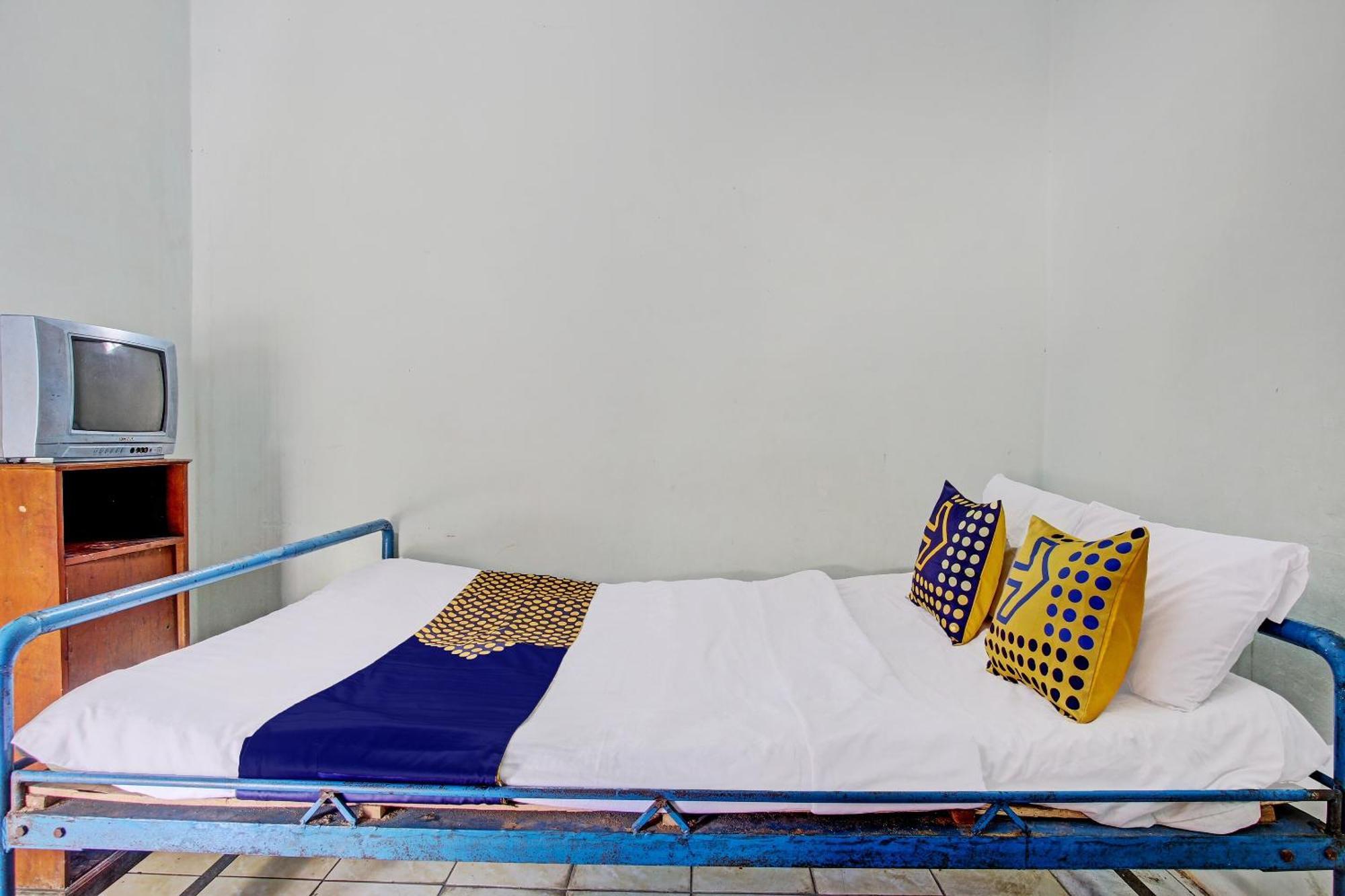 Spot On 92336 Hotel Sukowati Solo Екстериор снимка