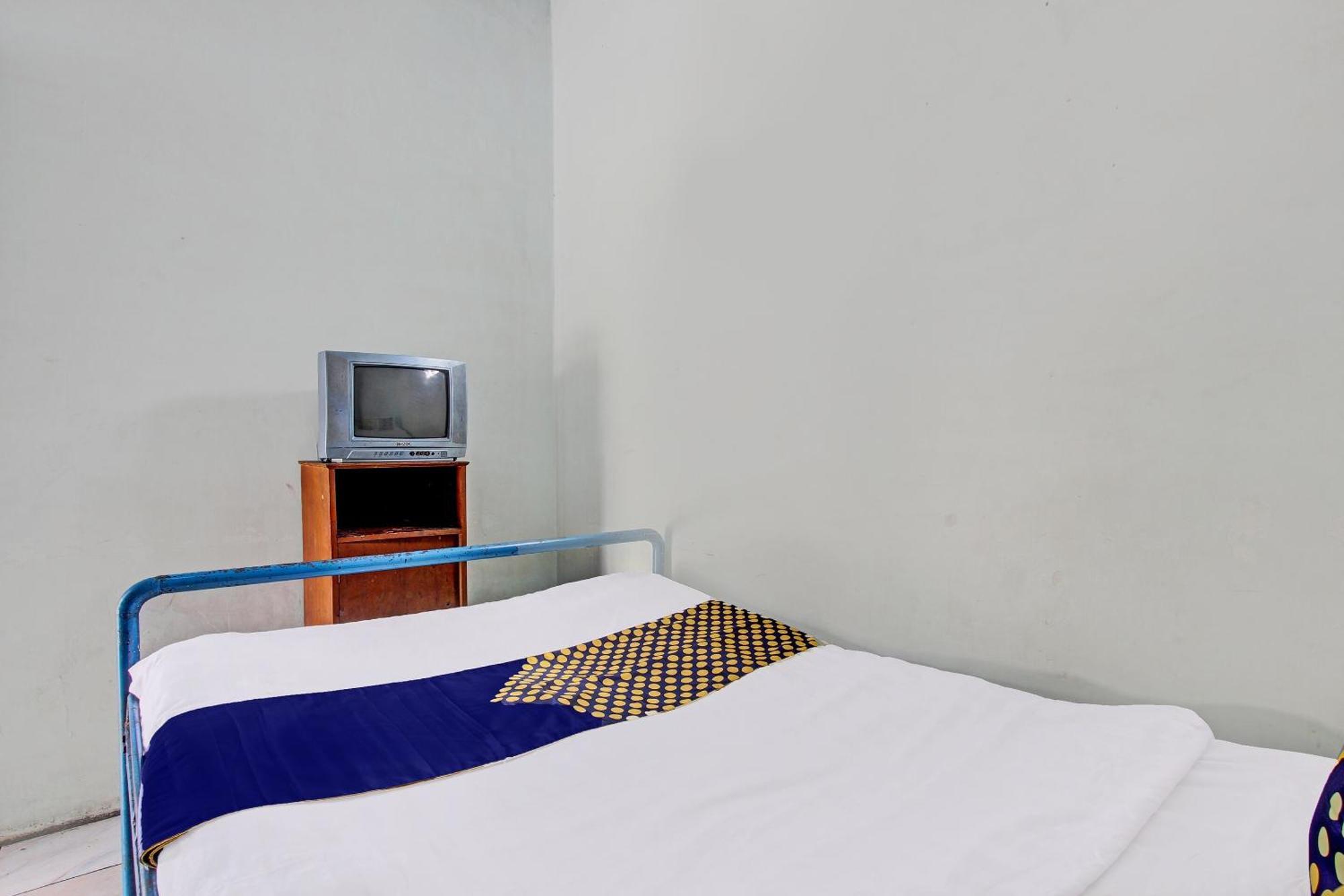Spot On 92336 Hotel Sukowati Solo Екстериор снимка