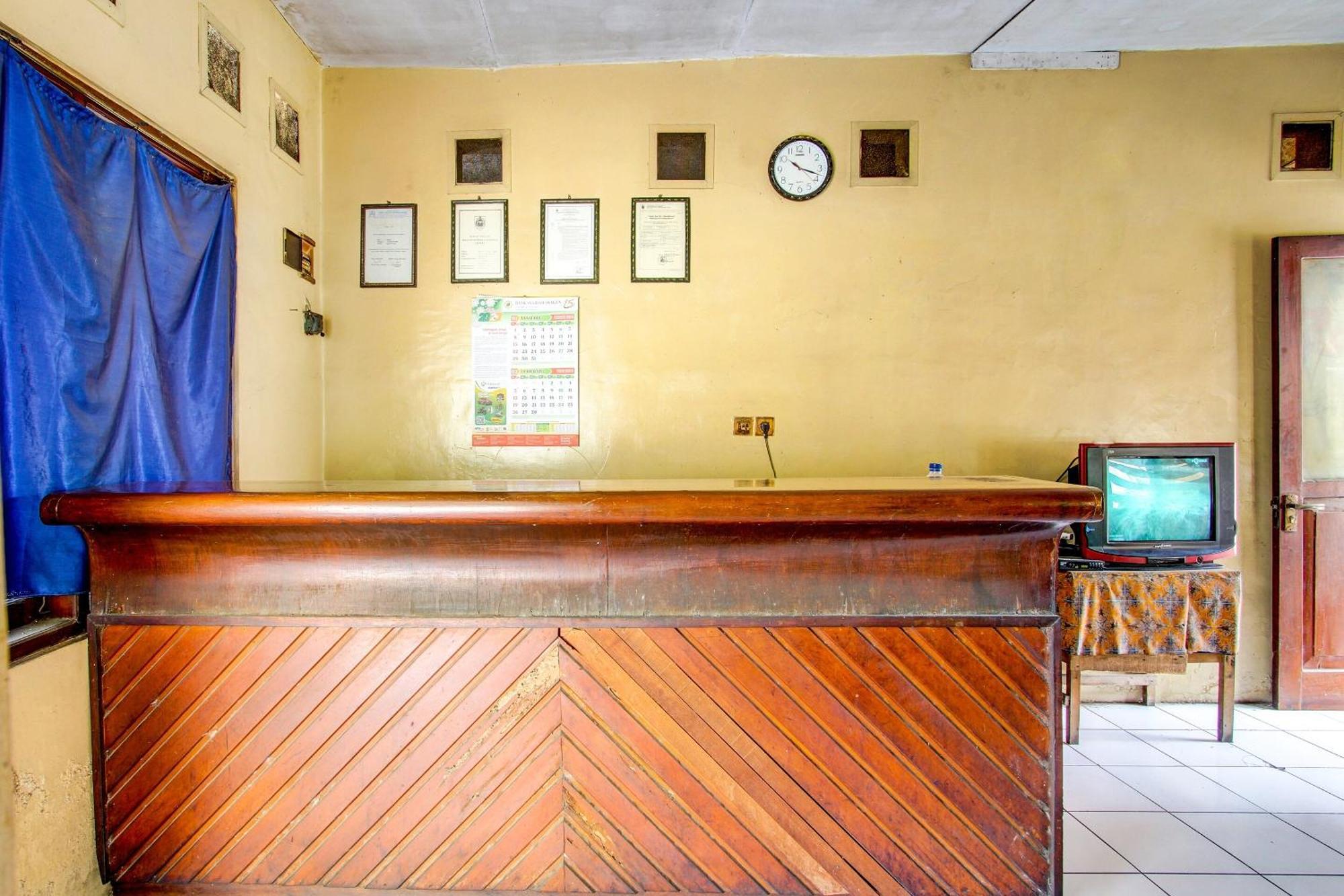 Spot On 92336 Hotel Sukowati Solo Екстериор снимка